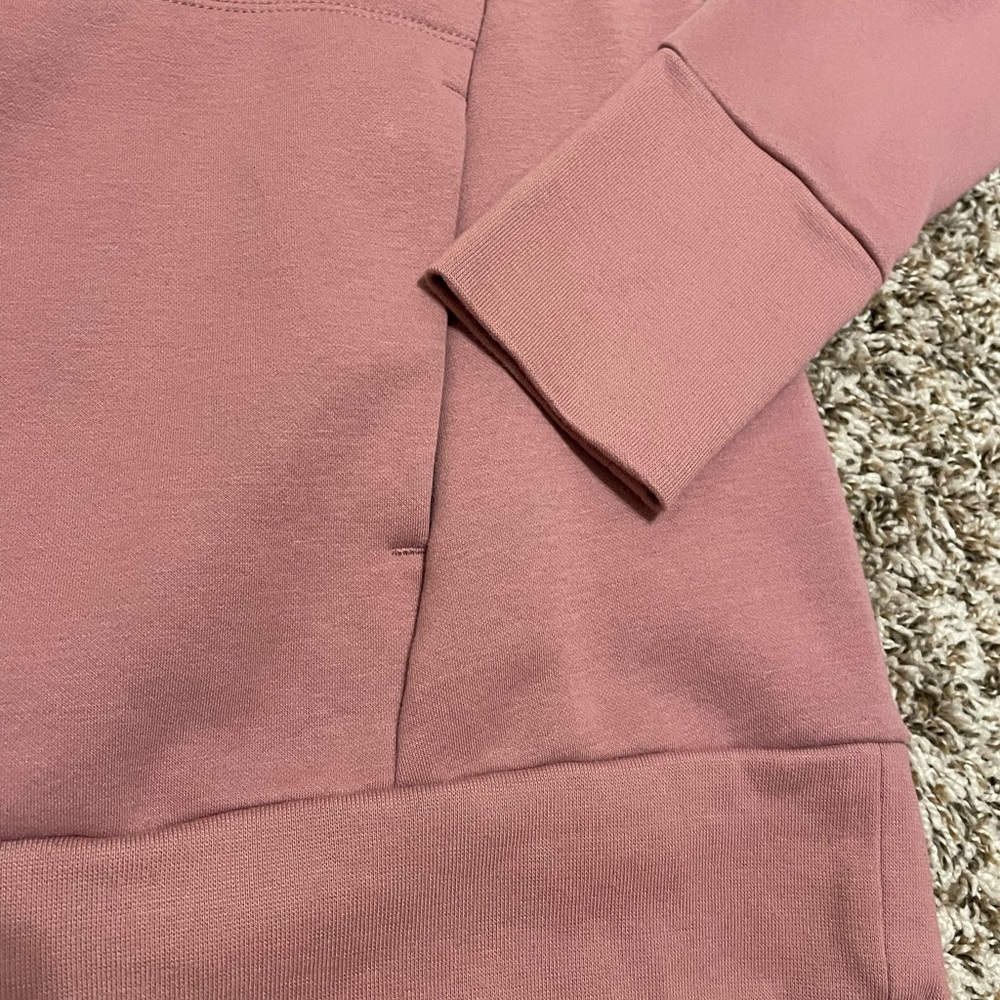 Fabletics Pullover - Picture 2 of 3